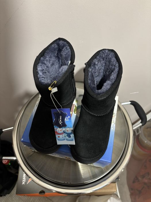 Продам детские угги 27 р