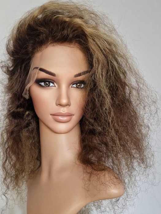 Естествена афро къдрава кафява перука с руси кичури с дантела 13х4