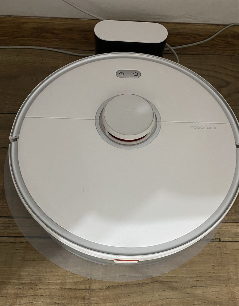 Продам робот - пылесос Roborock S5 Max в отличном состоянии