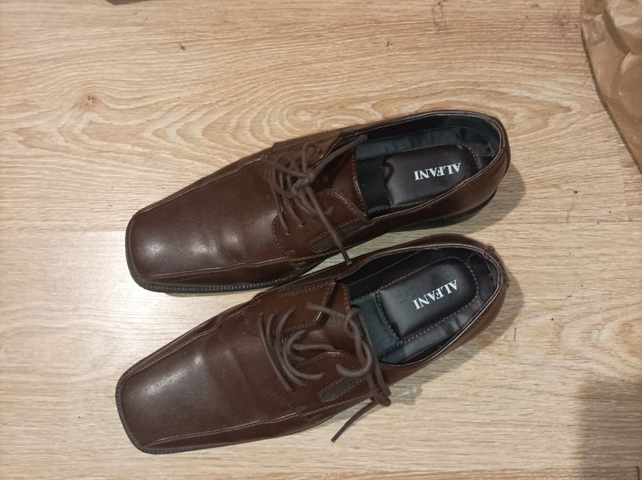 Продавам мъжки обувки