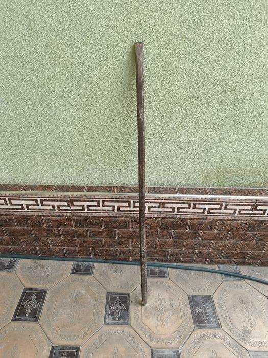 Лом металлический шестигранный, производство СССР, длинна 117 см.