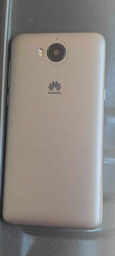 Смартфон Huawei Y6, 16GB