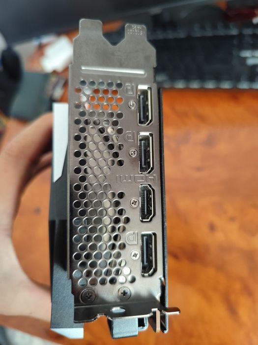 Vand Placa video MSI Radeon RX 6600 XT GAMING X 8GB GDDR6 1‎28-bit