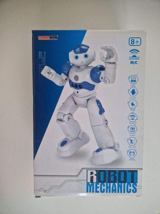 Roboțel mecanic interactiv