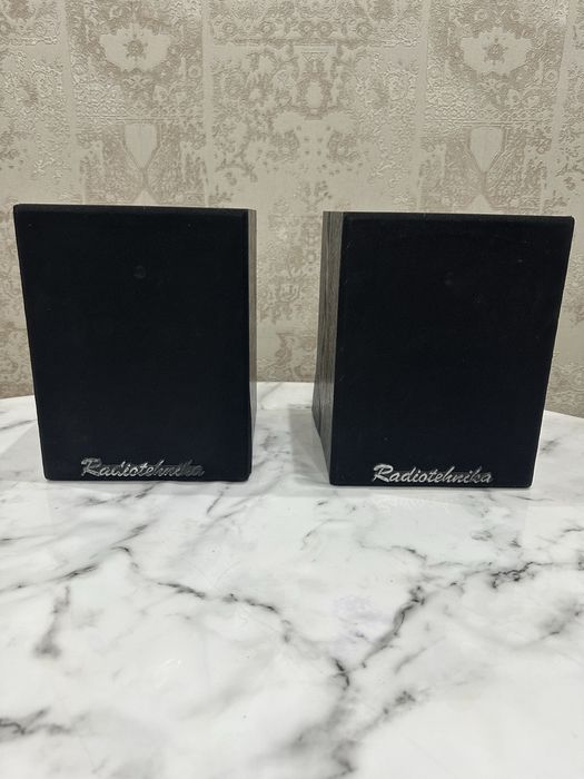 Колонки радиотехника очень редкие в единственном экземпляре таких нет