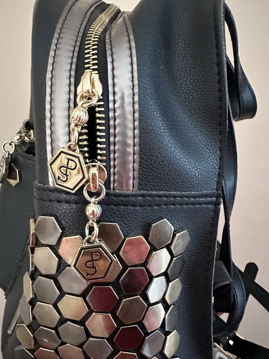 Елегантна кожена раничка, черна с дълги дръжки