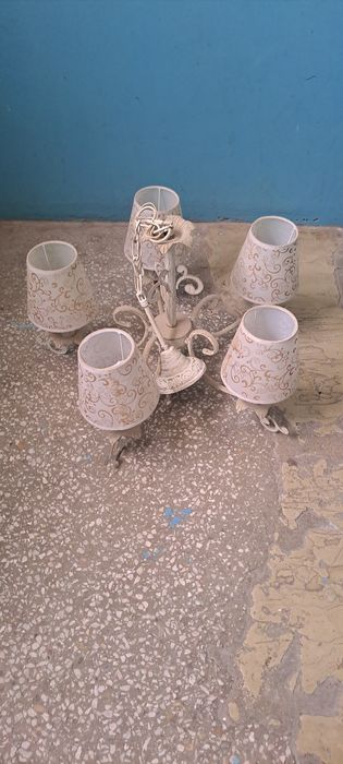 Люстра в отличном состоянии