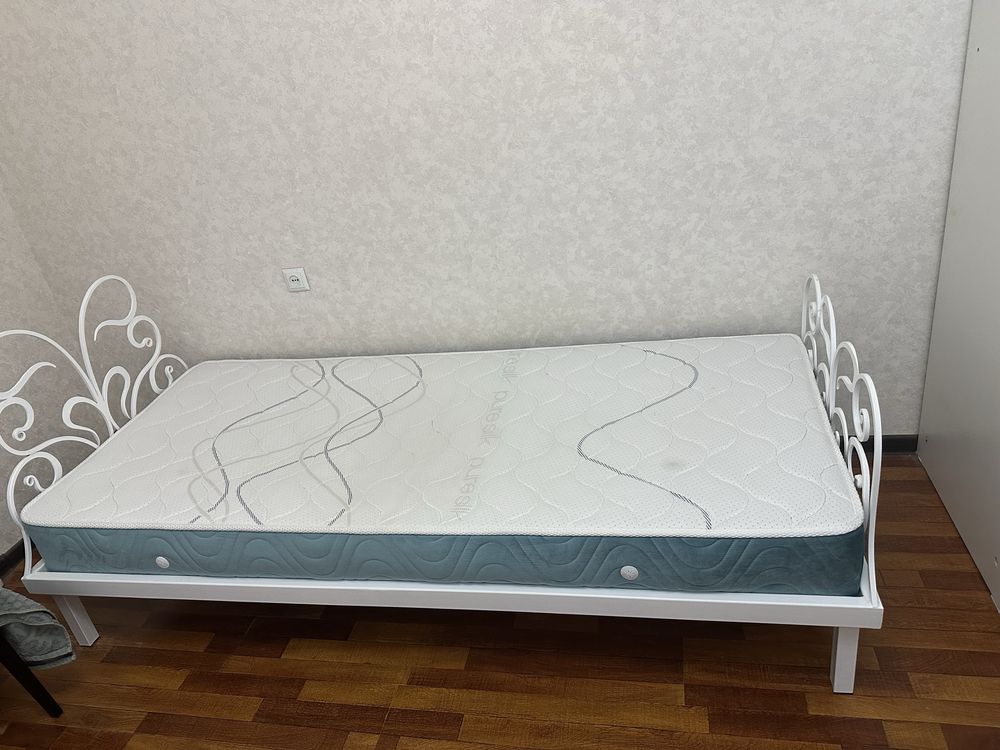 Продаю железные кровати