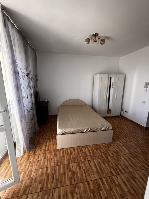 Inchiriez garsoniera Militari Residence