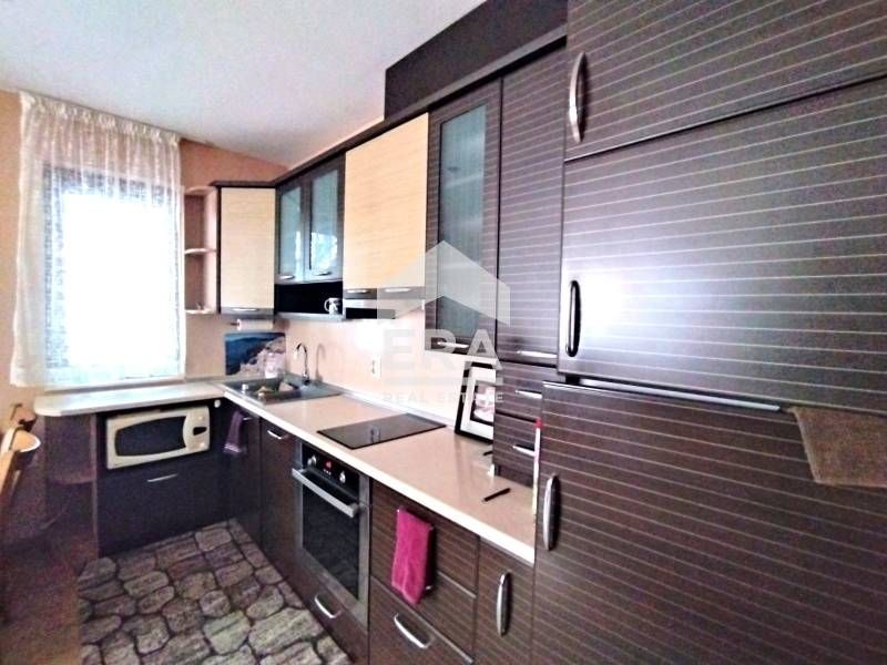 Дава се под наем Тристаен апартамент в Варна, Лятно кино Тракия - 70 кв.м за 650 € - Снимка #4