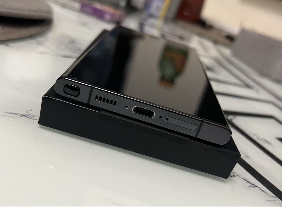 Samsung Galaxy S23 Ultra 5G / 256GB / 8GB RAM + Huse cadou