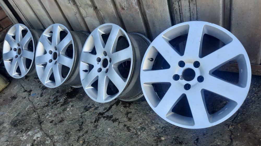 Продавам джанти 17' 5х112 с гуми kormoran 205/45/17 дот 24 година