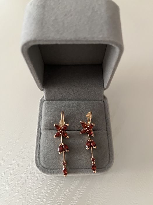 Золотые серьги висячие