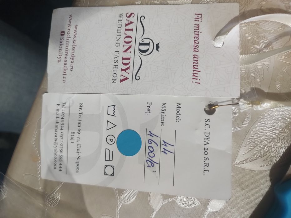 Rochie de mireasă + voal + cerc de 3