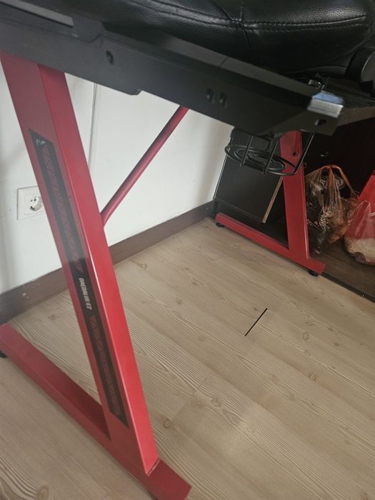 Продам стол для компьютера