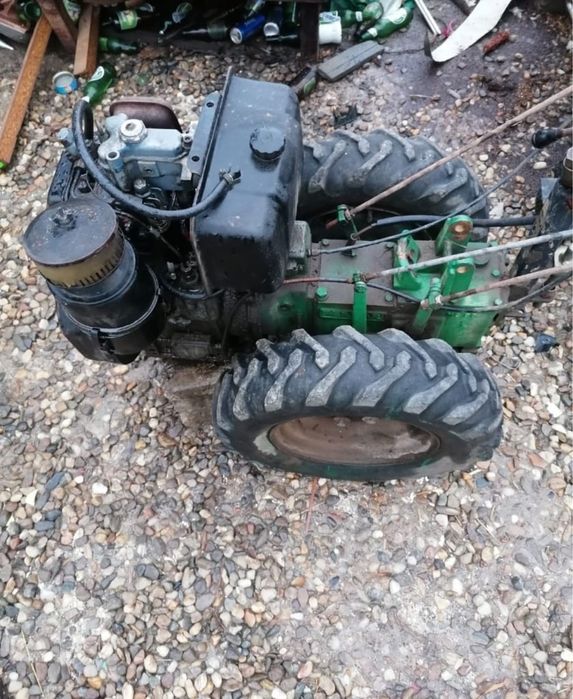 De vanzare cutie ferrari si motor lombardini