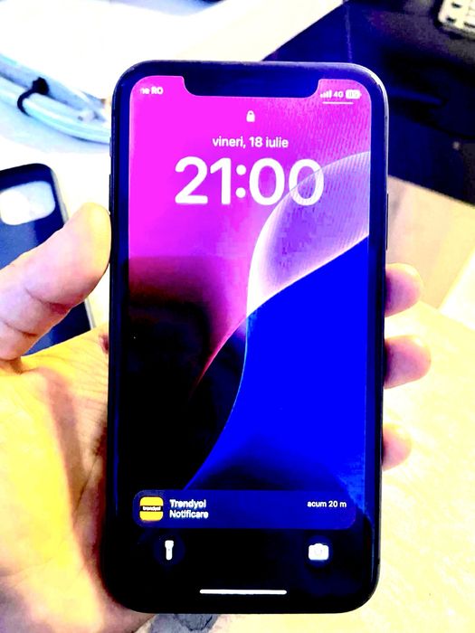 Vand iphone 11 capacitate baterie 88%