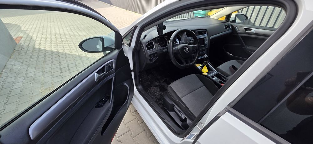 Vand Urgent!Volkswagen Golf 7 Diesel 1.6tdi, 107.000km 2015, Pret Fix