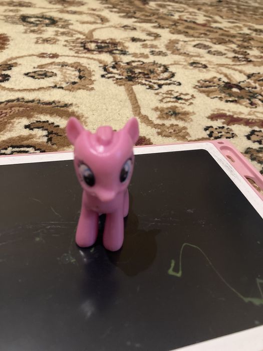 Детская игрушка пони