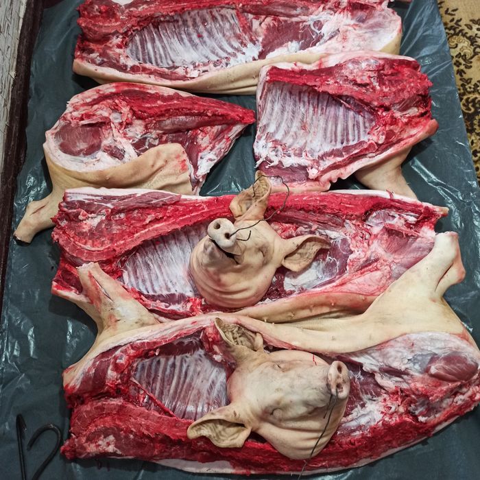 Мясо деревенских хрюшек