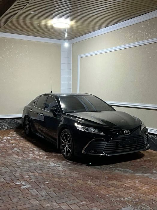 Toyota Camry 75 аренда с водителем