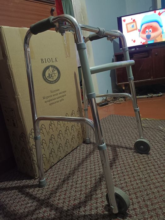 Продам новые ходунки