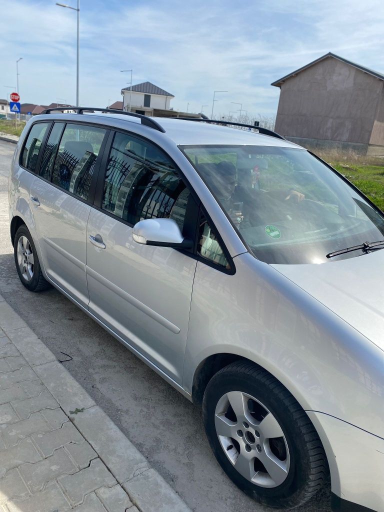 Vând touran 1.9 tdi