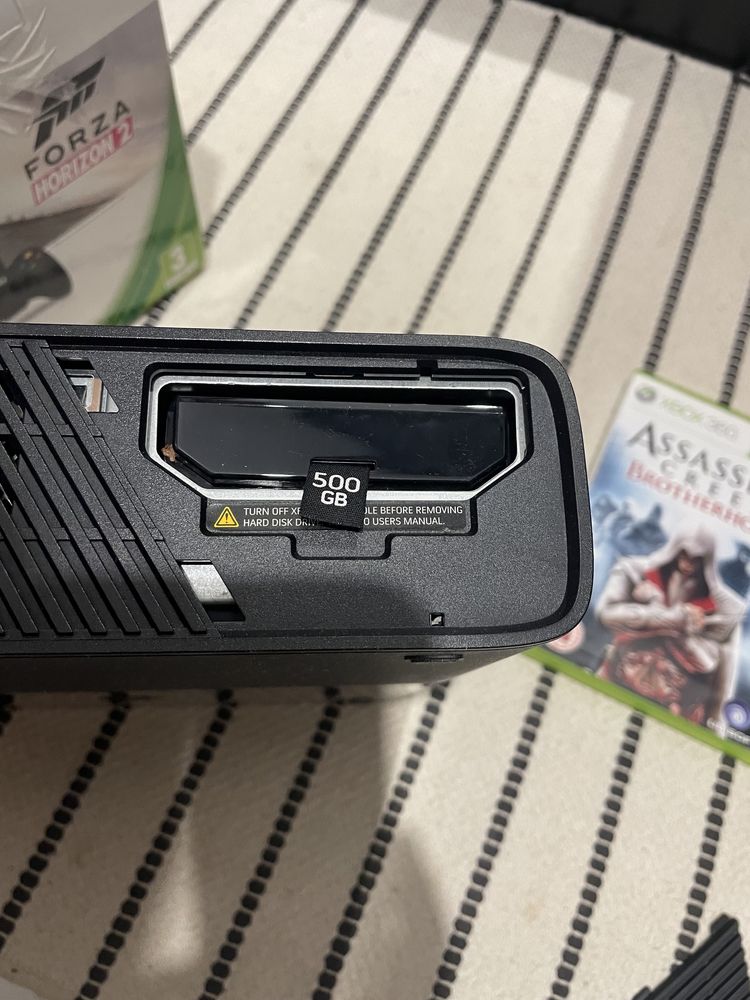 Xbox 360 E (500 GB)
