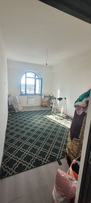 China House Sergeli moshina bozor yonida 2 xonali uy sotiladi.