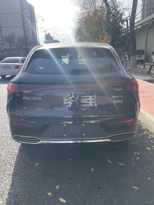 Mersades Bens EQE 500 SUV 4 Matic