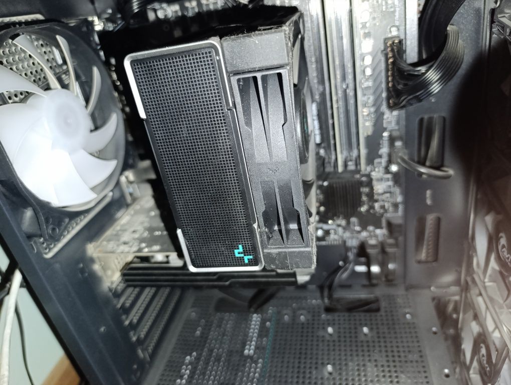 Kompyuter, PC sotiladi yangi i5 13- avlod