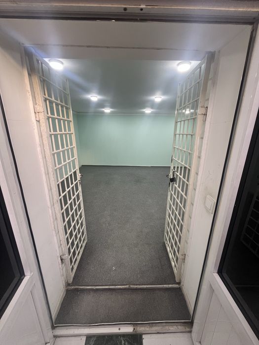 Сдается в аренду 30 квадратов вдоль дороги