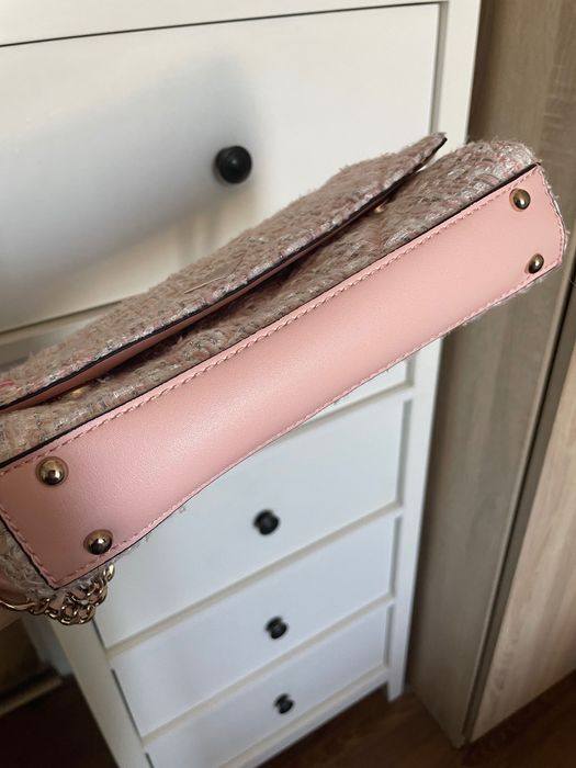 Чанта Guess Cessily Tweed Pink