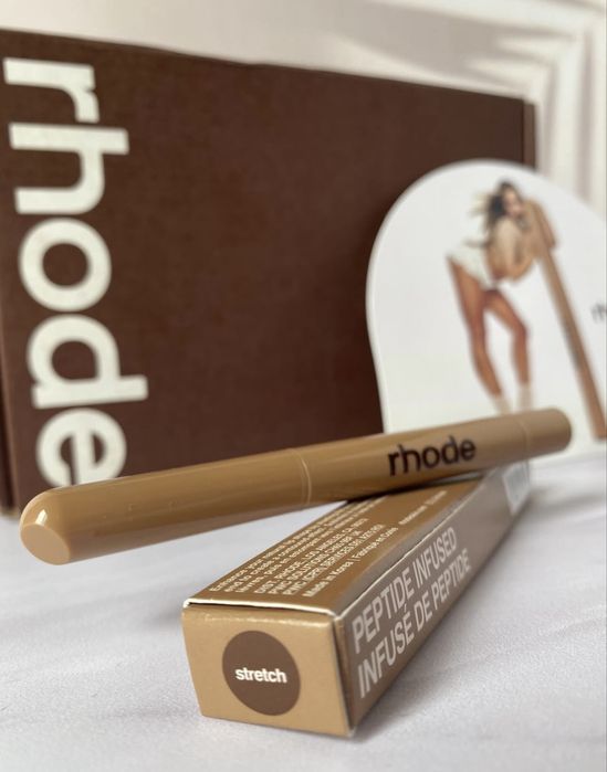 Rhode peptide lip shape