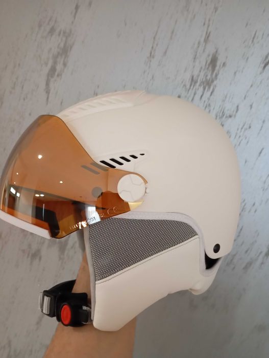 Ски каска Uvex visitor 600