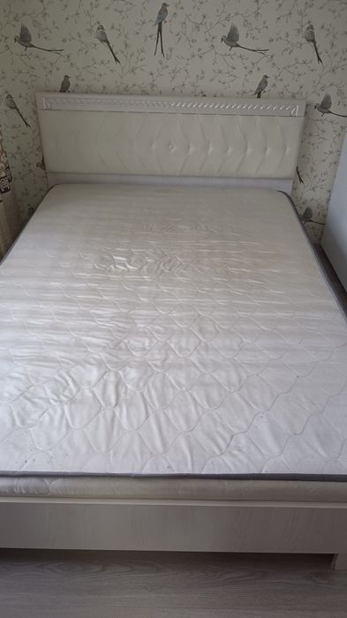 Продам кровать с матрасом