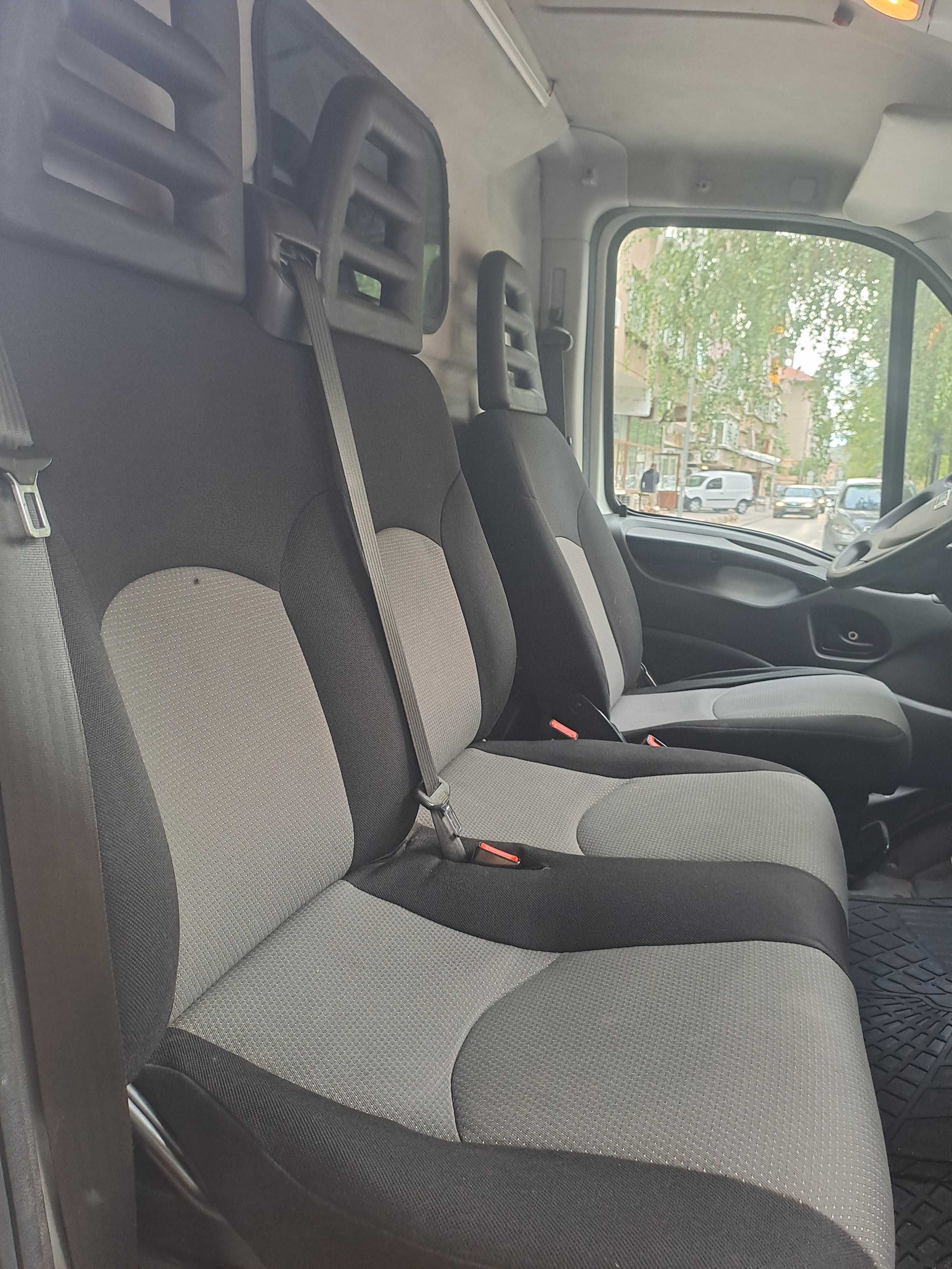 Бус Iveco 35c13 в перфектно състояние