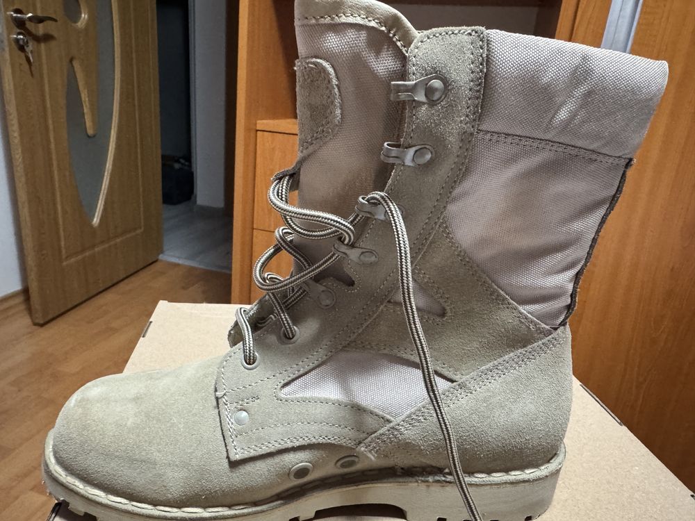 Bocanci militari combat vara