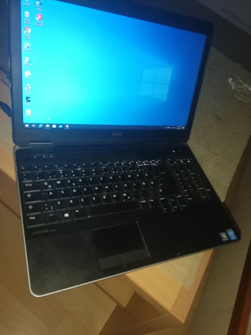 Laptop gaming i7 full HD tastatura iluminata ssd 500gb