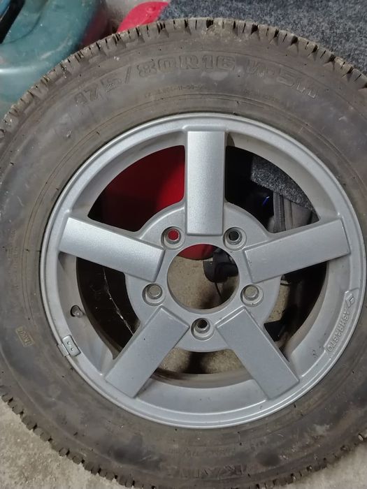 Продам резину на ниву р16