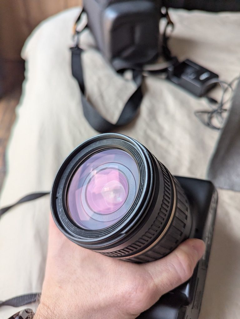 Canon EOS 1100D + Tamron 18-200mm