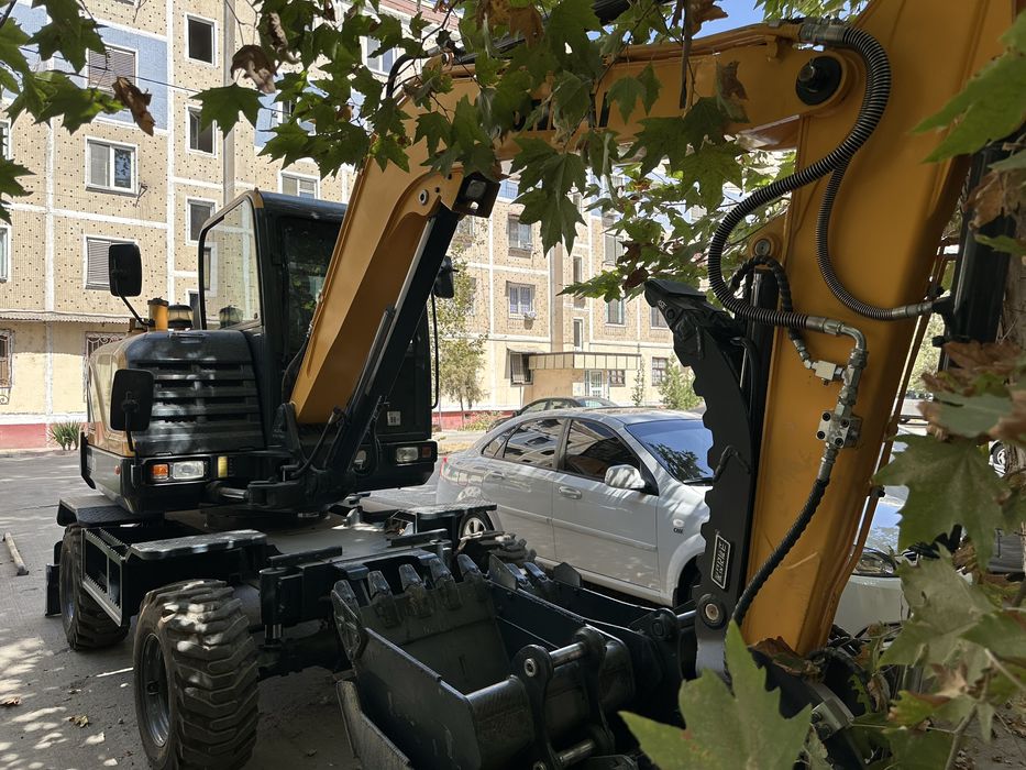 Ekskavator HYUNDAI. HW60
