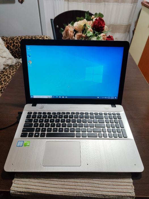 Laptop Asus A541U