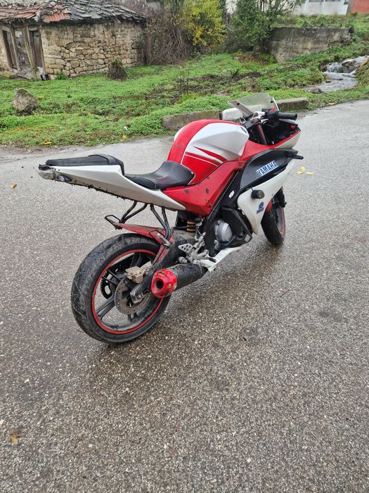 Yamaha YZF-R125 2011