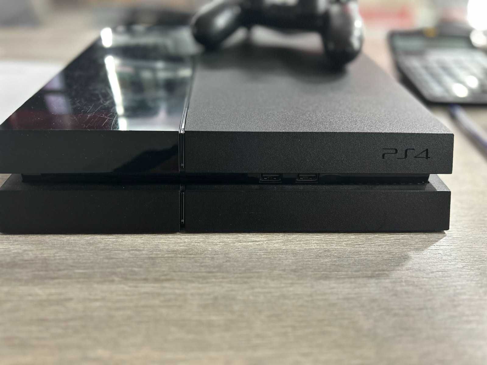 Продава се PlayStation 4
