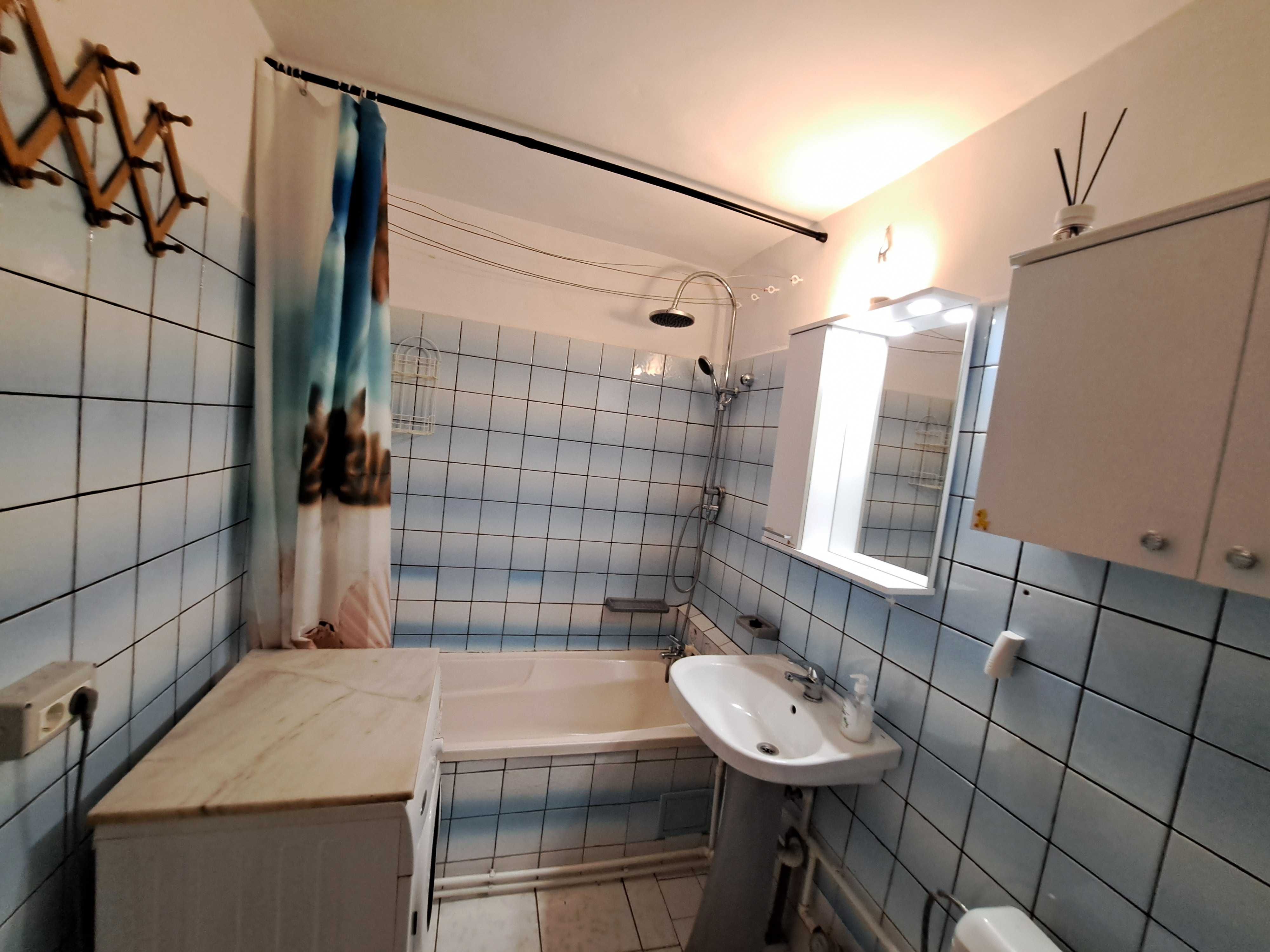 închiriez ap. cu 2 cam. decomand.   Aleea Detunata, Cetate cu 270 euro