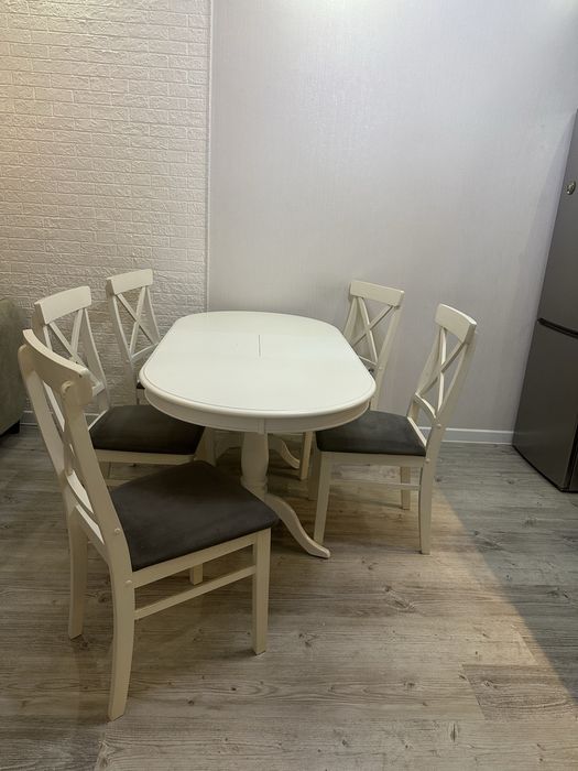 Стол и стулья Малазия