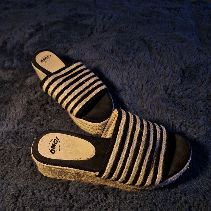 Papuci cu talpa inalta