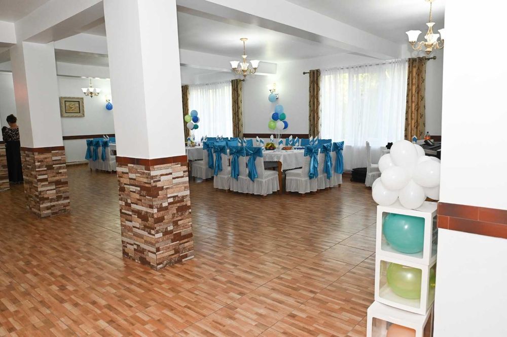 Vând două clădiri comerciale in Nereju [afacere la cheie)