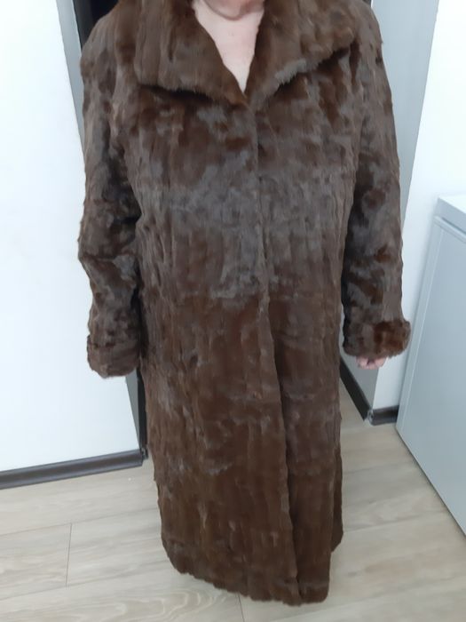 Продается шуба ондатровая